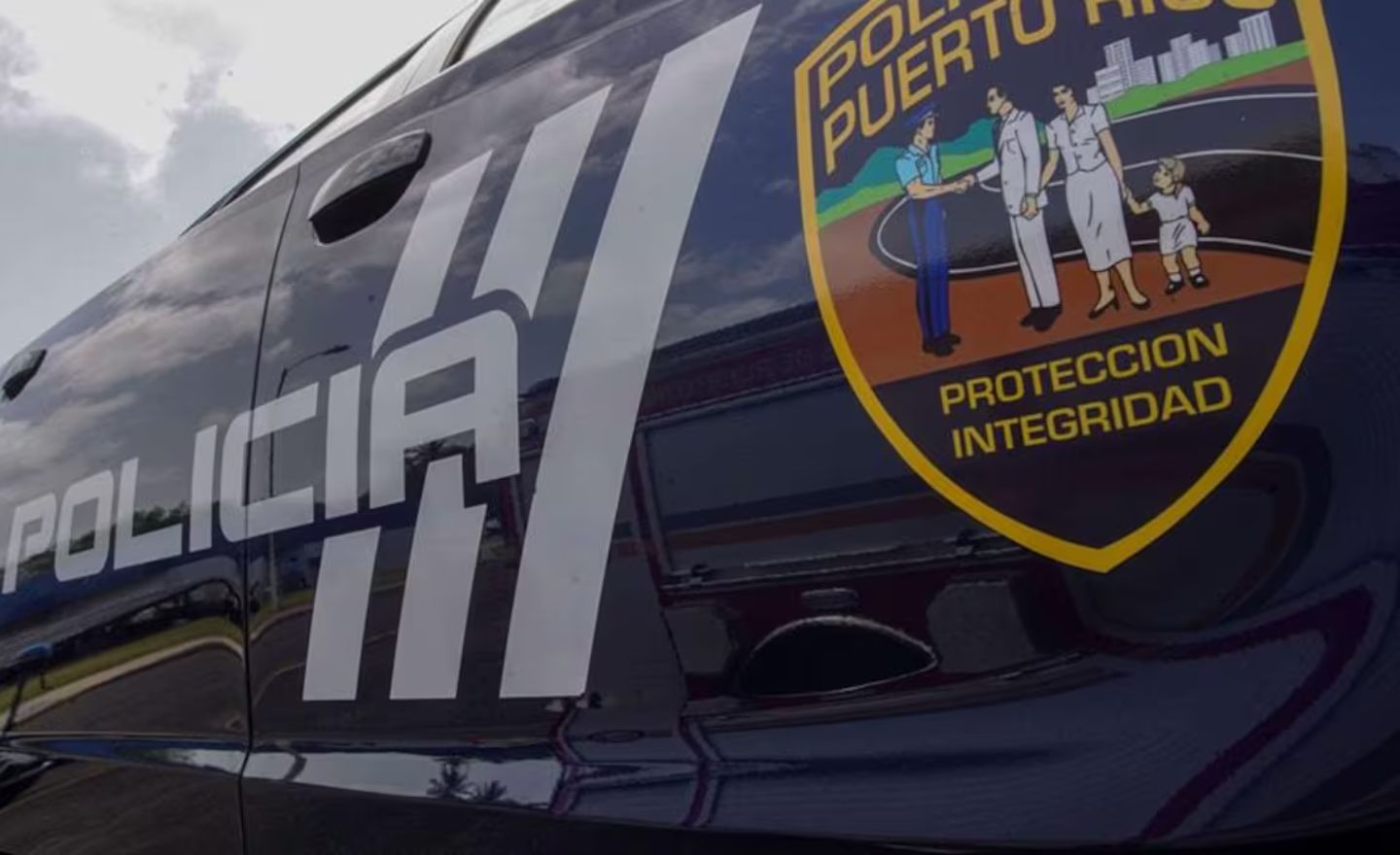 Policía investiga una muerte violenta y un herido de bala en Lajas