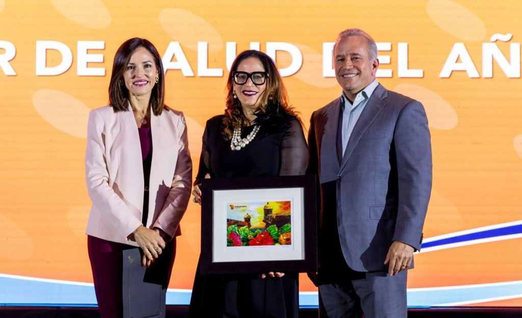 PRMA reconoce a la Dra. Gloria Amador Fernández como Líder de Salud del&nbsp;Año